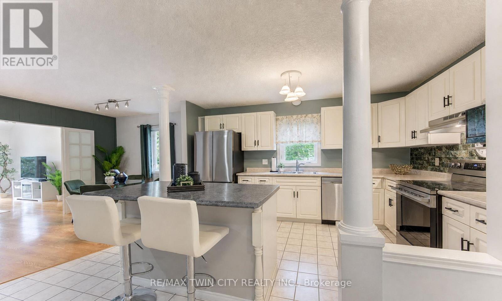 95 York Street E, Centre Wellington, Ontario  N0B 1S0 - Photo 14 - X13751406