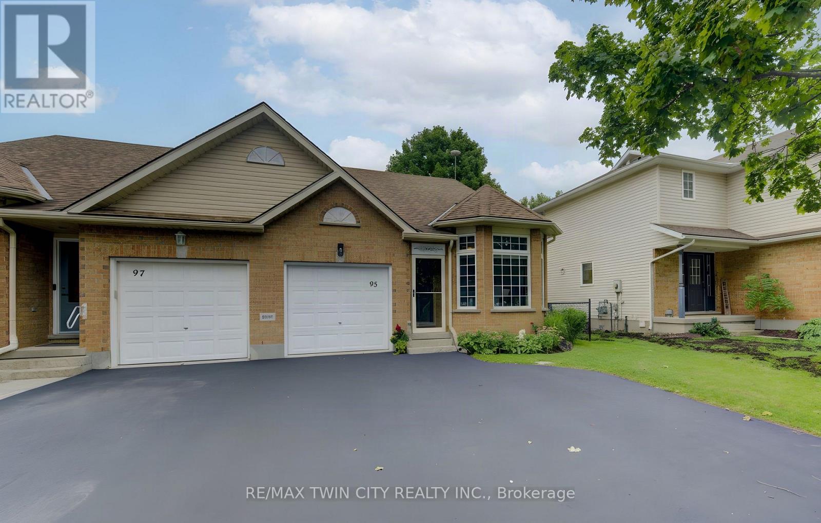 95 York Street E, Centre Wellington, Ontario  N0B 1S0 - Photo 2 - X13751406