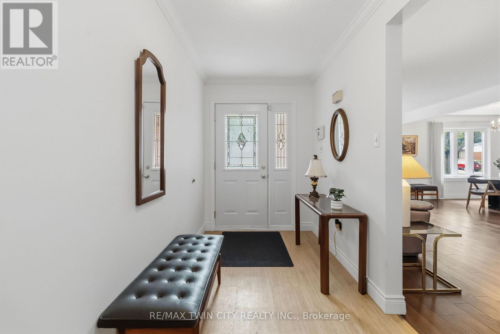 22 Allensgate Drive, Brantford, Ontario N3V 1C8 - Photo 4 - X13751440