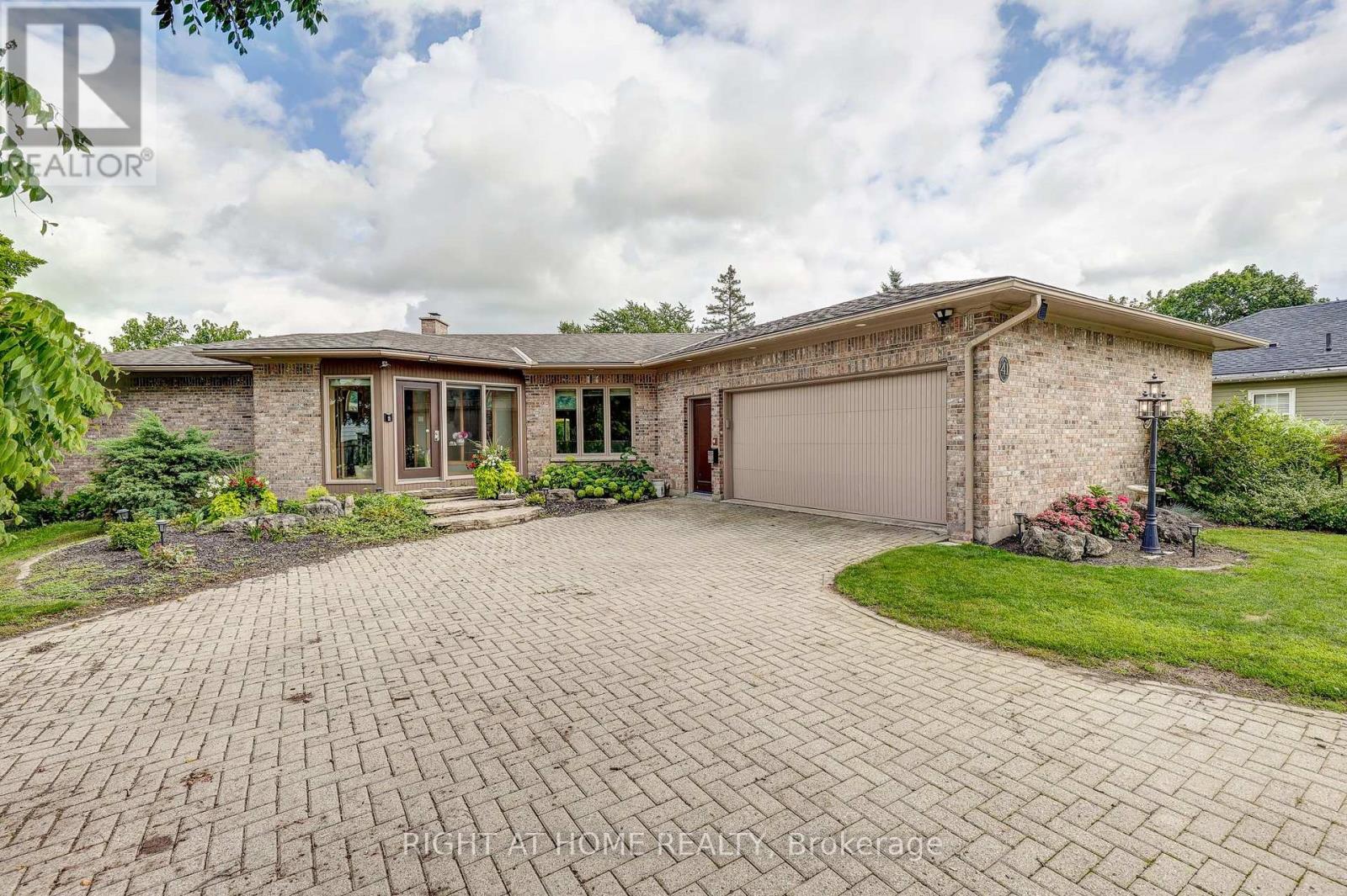 41 GOSHEN STREET S, Bluewater, Ontario
