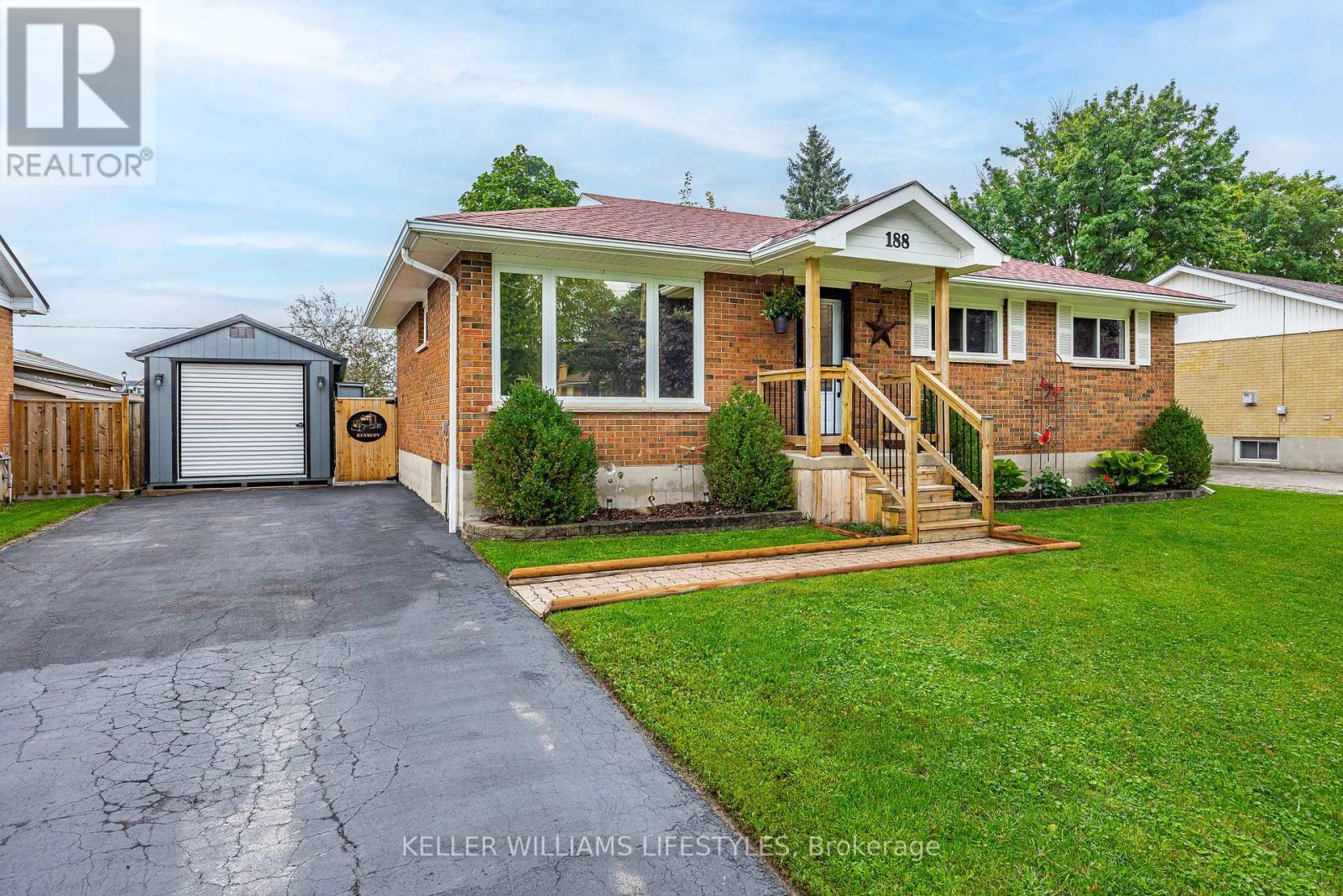 188 QUEEN STREET, North Middlesex, Ontario