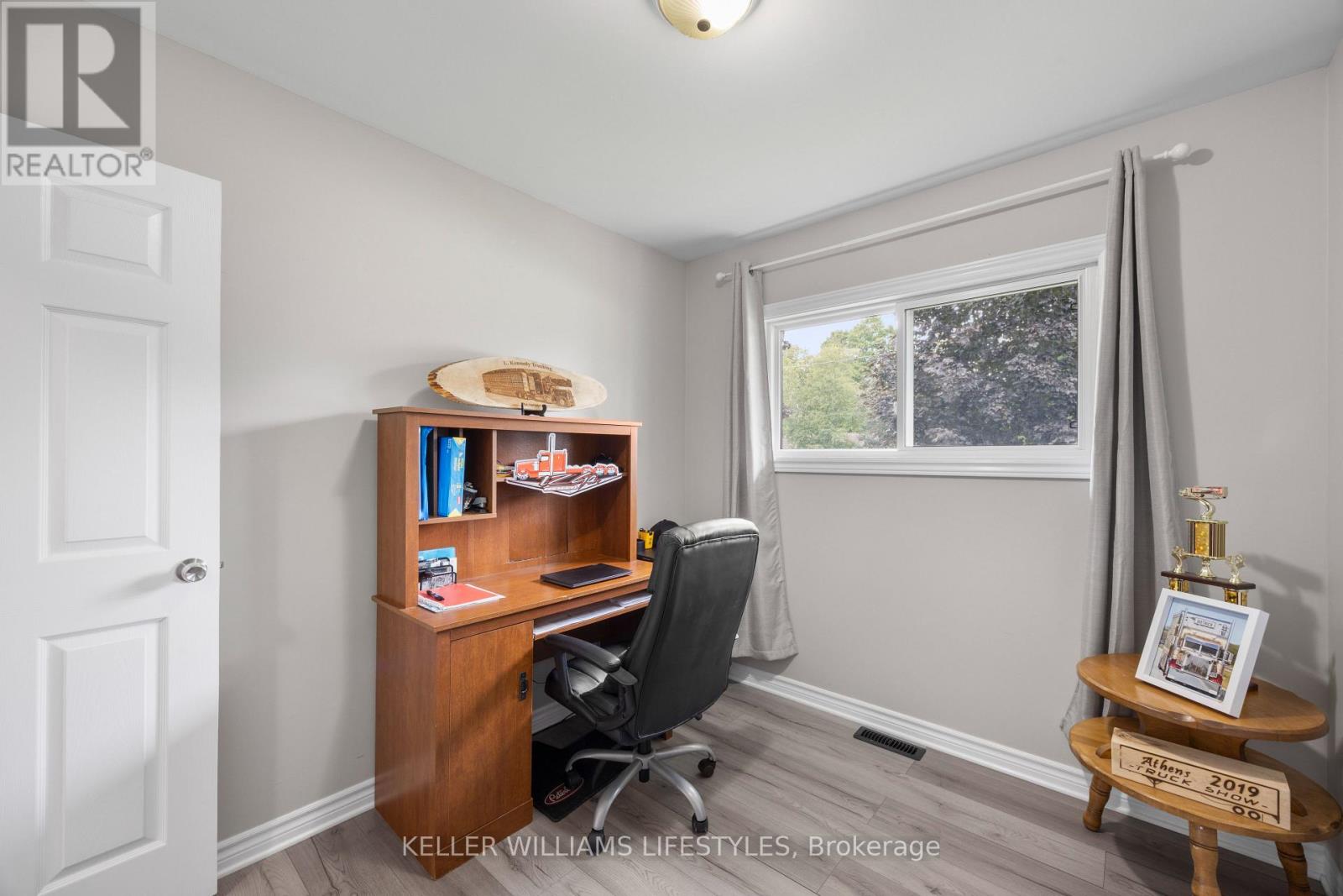 188 Queen Street, North Middlesex, Ontario  N0M 1A0 - Photo 18 - X13751710
