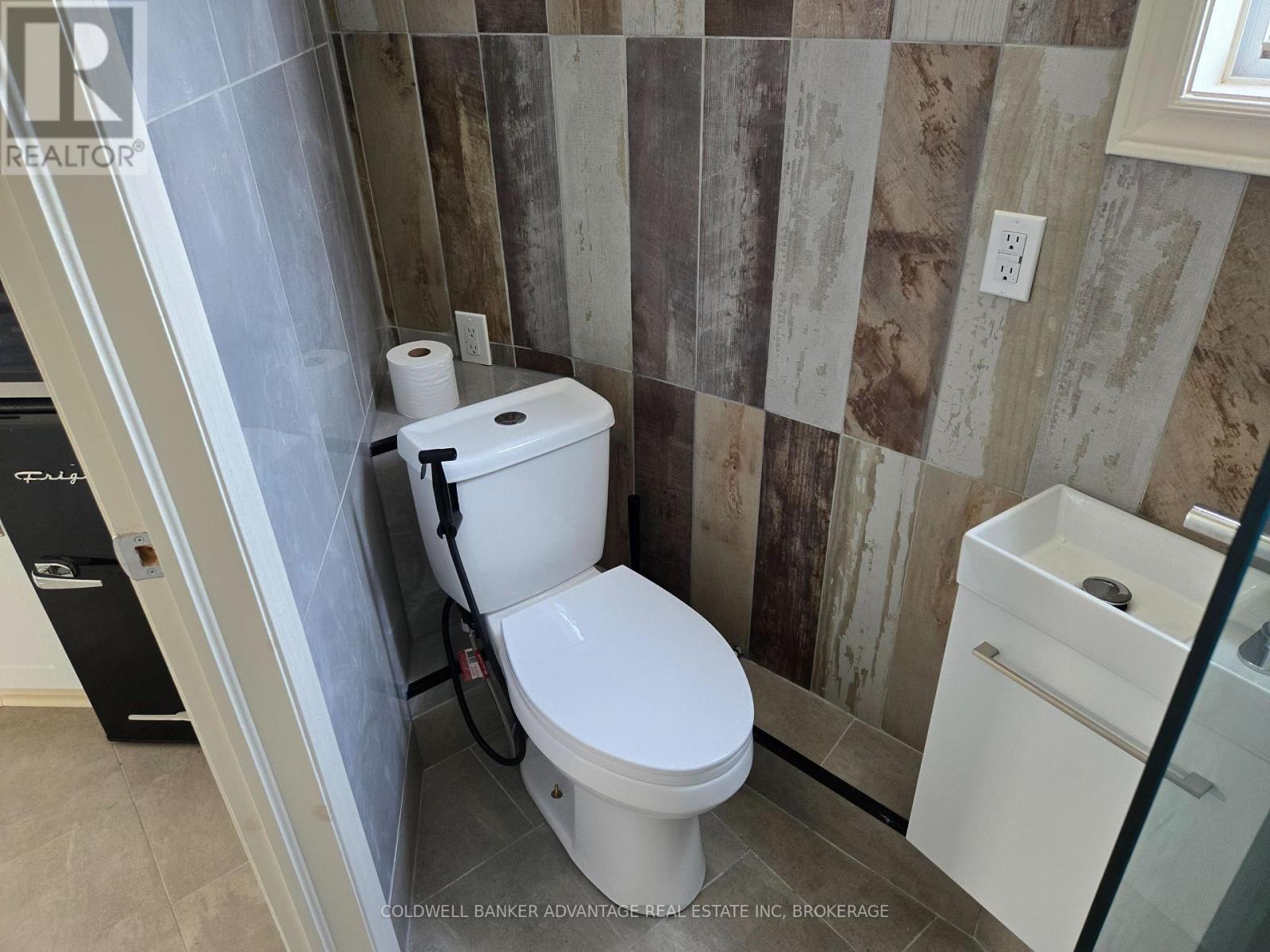 8731 Ridge Road, Niagara Falls, Ontario  L3B 5N7 - Photo 10 - X13751628