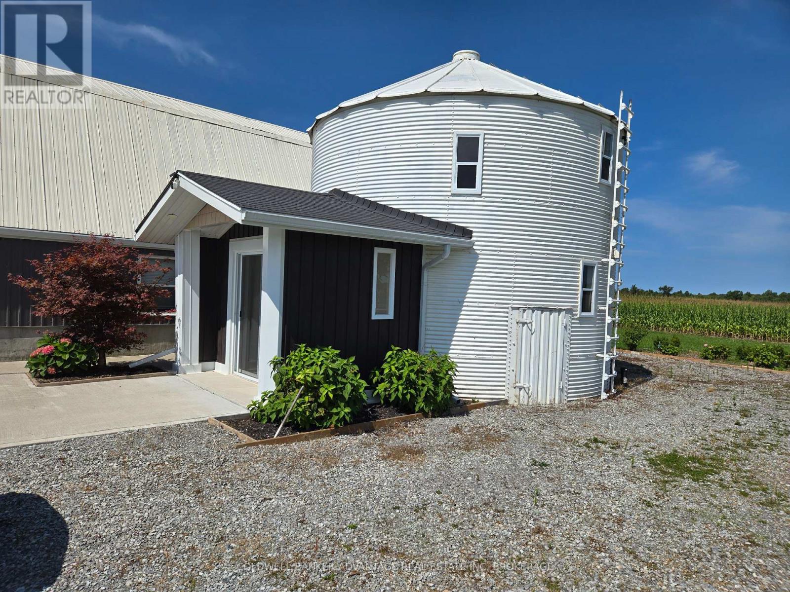 8731 Ridge Road, Niagara Falls, Ontario  L3B 5N7 - Photo 2 - X13751628