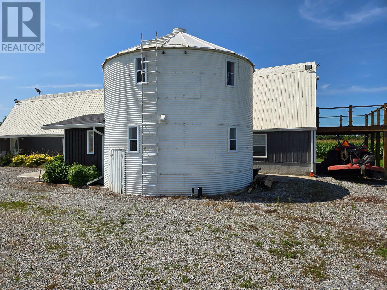 8731 Ridge Road, Niagara Falls, Ontario  L3B 5N7 - Photo 3 - X13751628