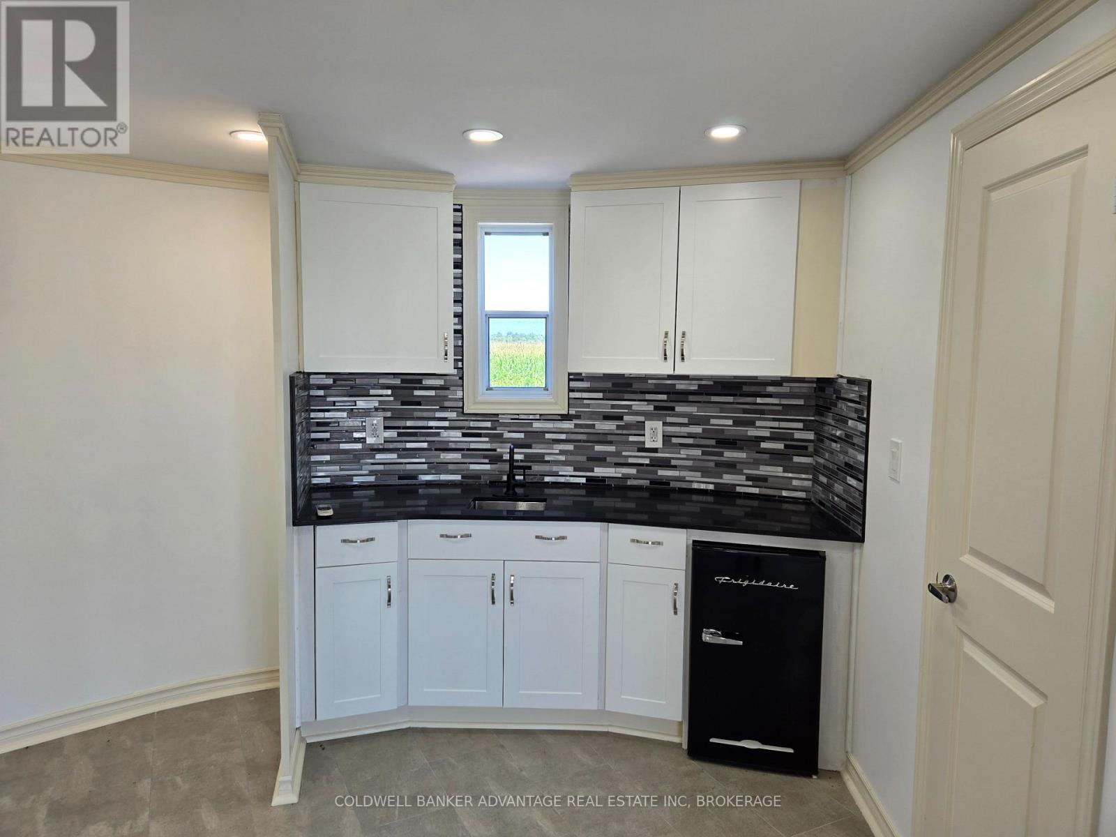 8731 Ridge Road, Niagara Falls, Ontario  L3B 5N7 - Photo 7 - X13751628