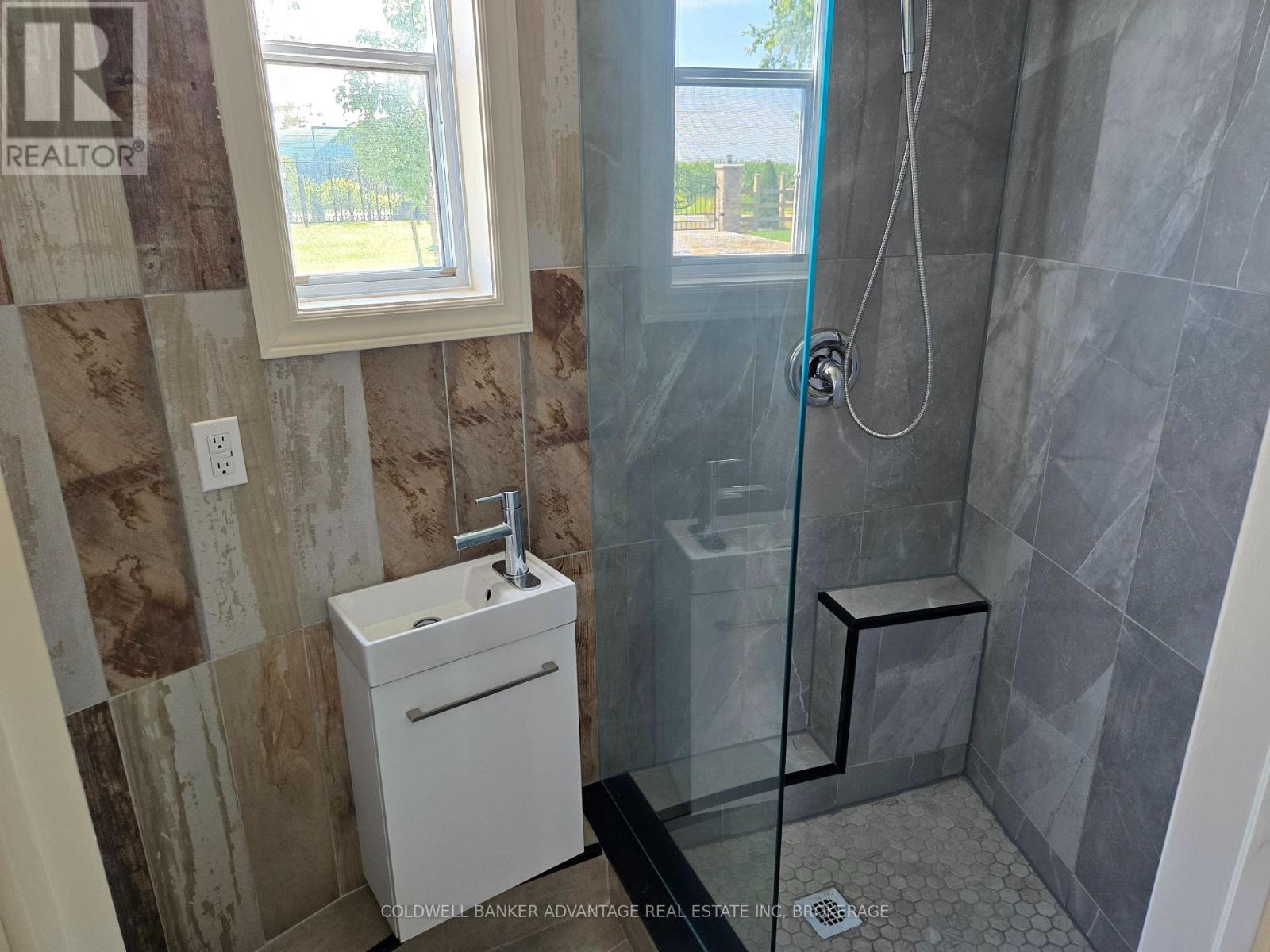 8731 Ridge Road, Niagara Falls, Ontario  L3B 5N7 - Photo 8 - X13751628