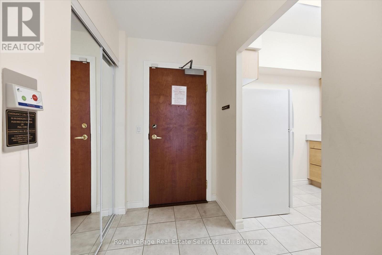 1510 - 100 Burloak Drive, Burlington, Ontario  L7L 6P6 - Photo 2 - W13751656