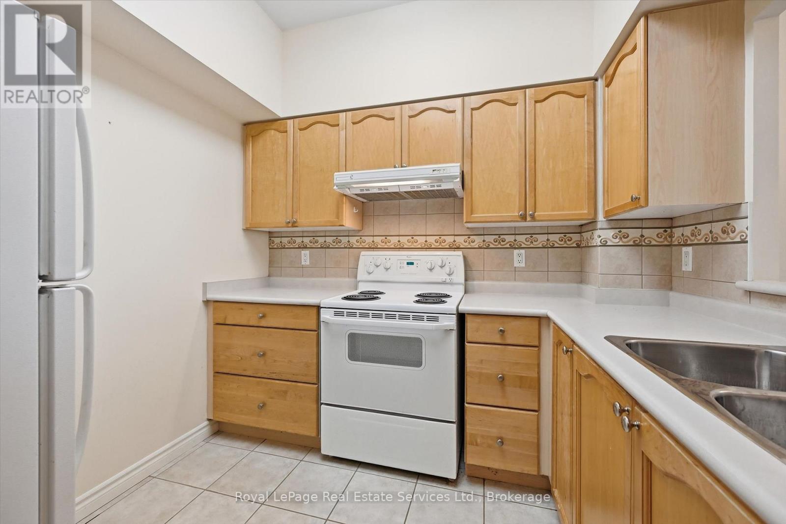 1510 - 100 Burloak Drive, Burlington, Ontario  L7L 6P6 - Photo 4 - W13751656