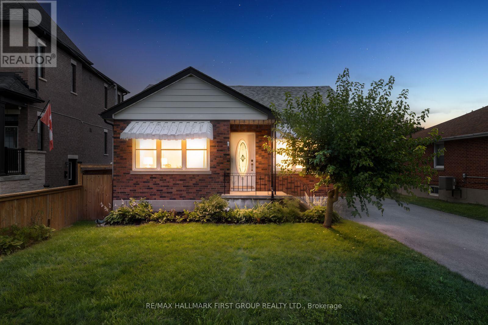 205 FAREWELL STREET, Oshawa, Ontario
