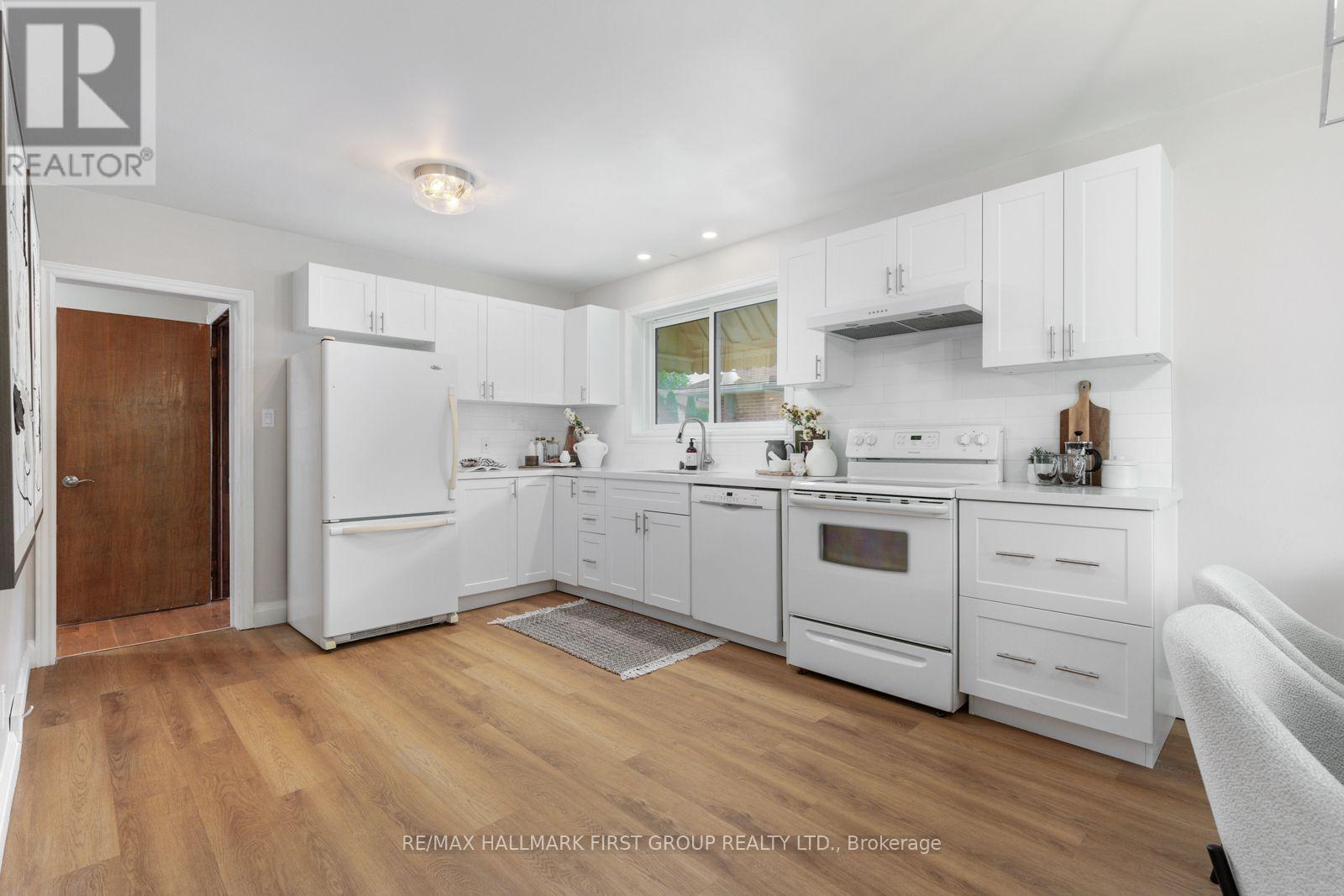 205 Farewell Street, Oshawa, Ontario  L1H 6L6 - Photo 11 - E13751652