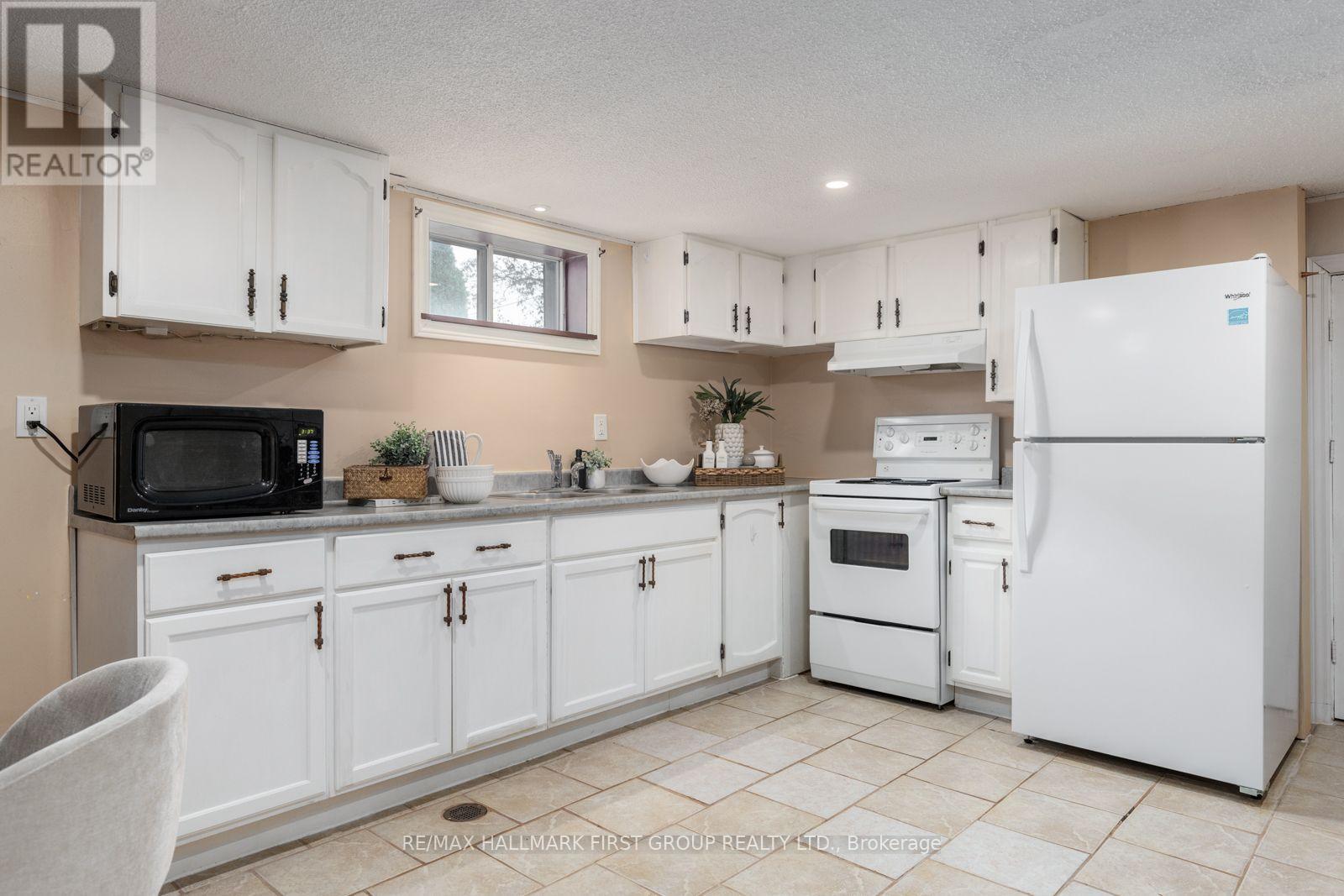 205 Farewell Street, Oshawa, Ontario  L1H 6L6 - Photo 29 - E13751652