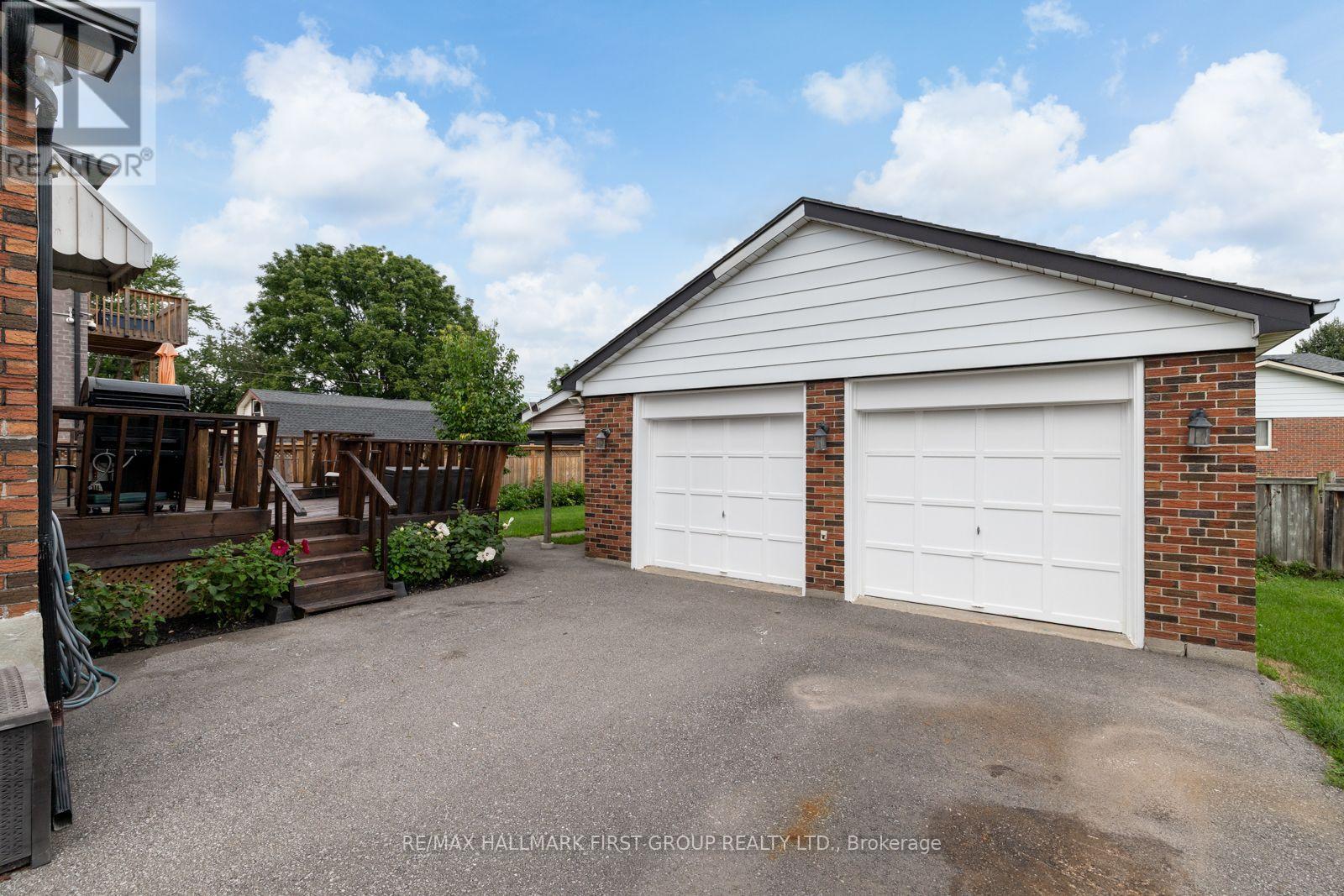 205 Farewell Street, Oshawa, Ontario  L1H 6L6 - Photo 37 - E13751652