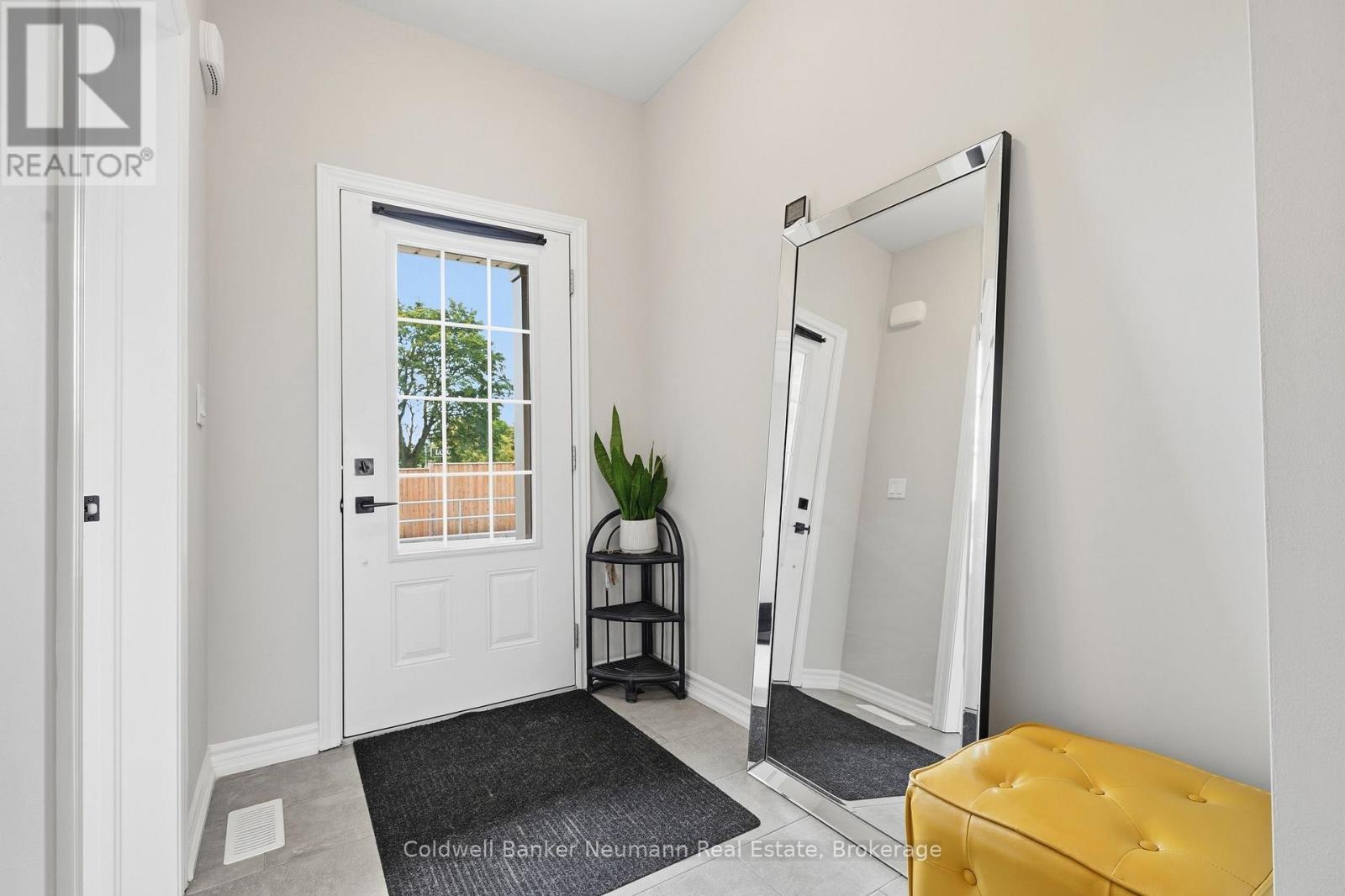 3 Braida Lane, Halton Hills, Ontario L7J 0B7 - Photo 3 - W13751640