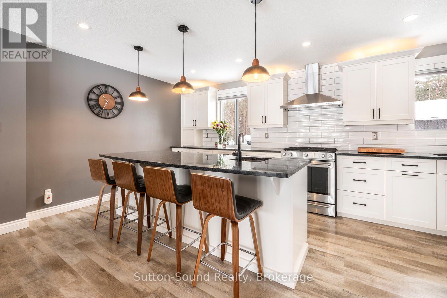 35 Pine Tree Drive, South Bruce Peninsula, Ontario  N0H 1P0 - Photo 12 - X13751598