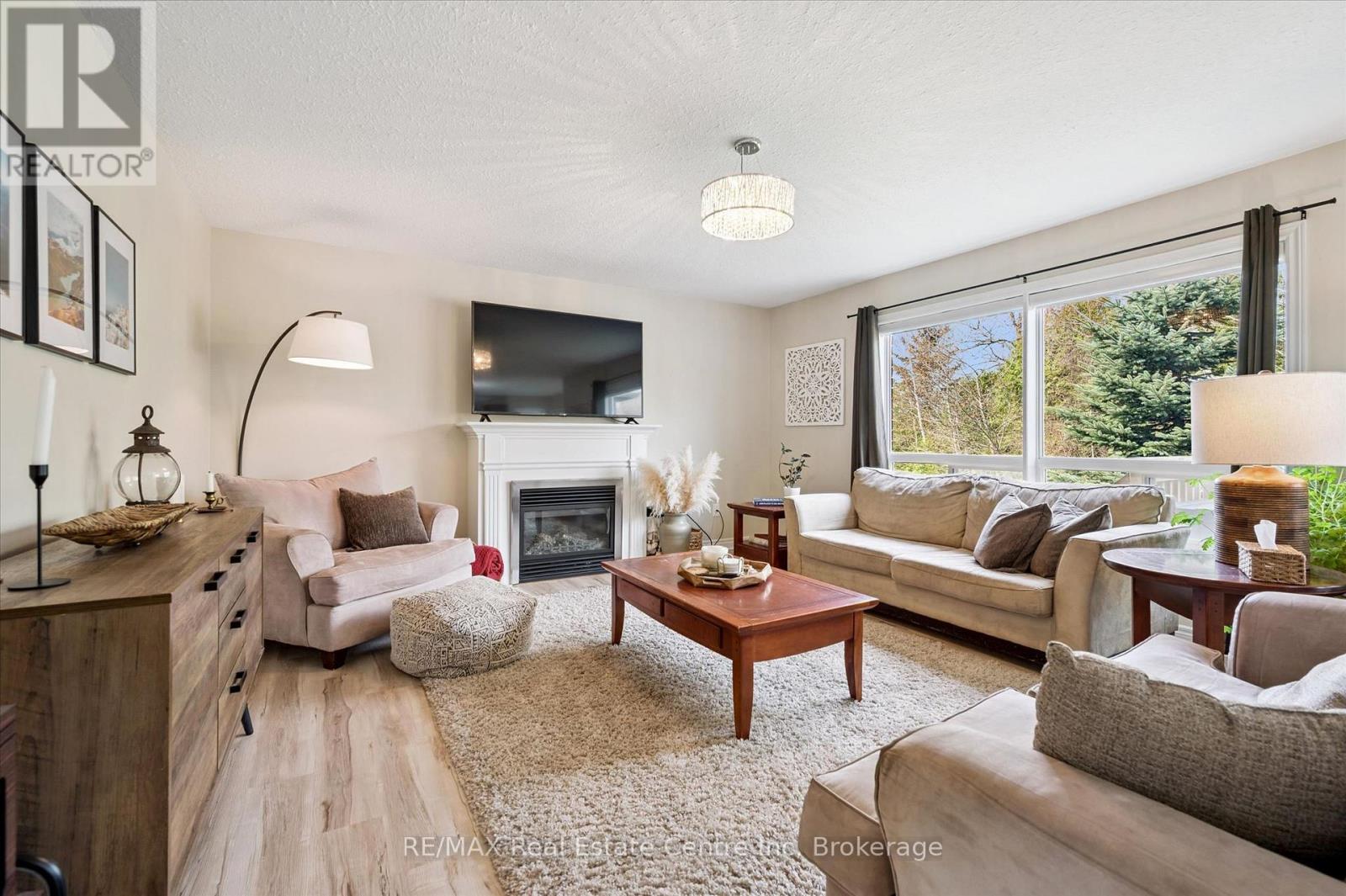 556 Black Street, Centre Wellington, Ontario  N1M 0A3 - Photo 2 - X13751638