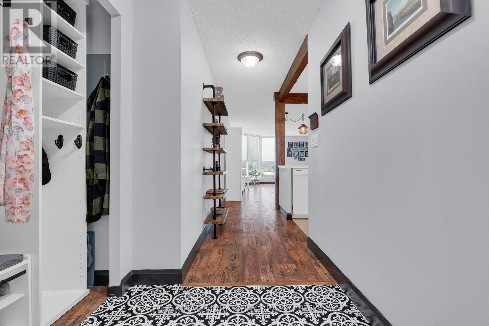 1003 - 140 Dunlop Street E, Barrie, Ontario  L4M 6H9 - Photo 3 - S13751624