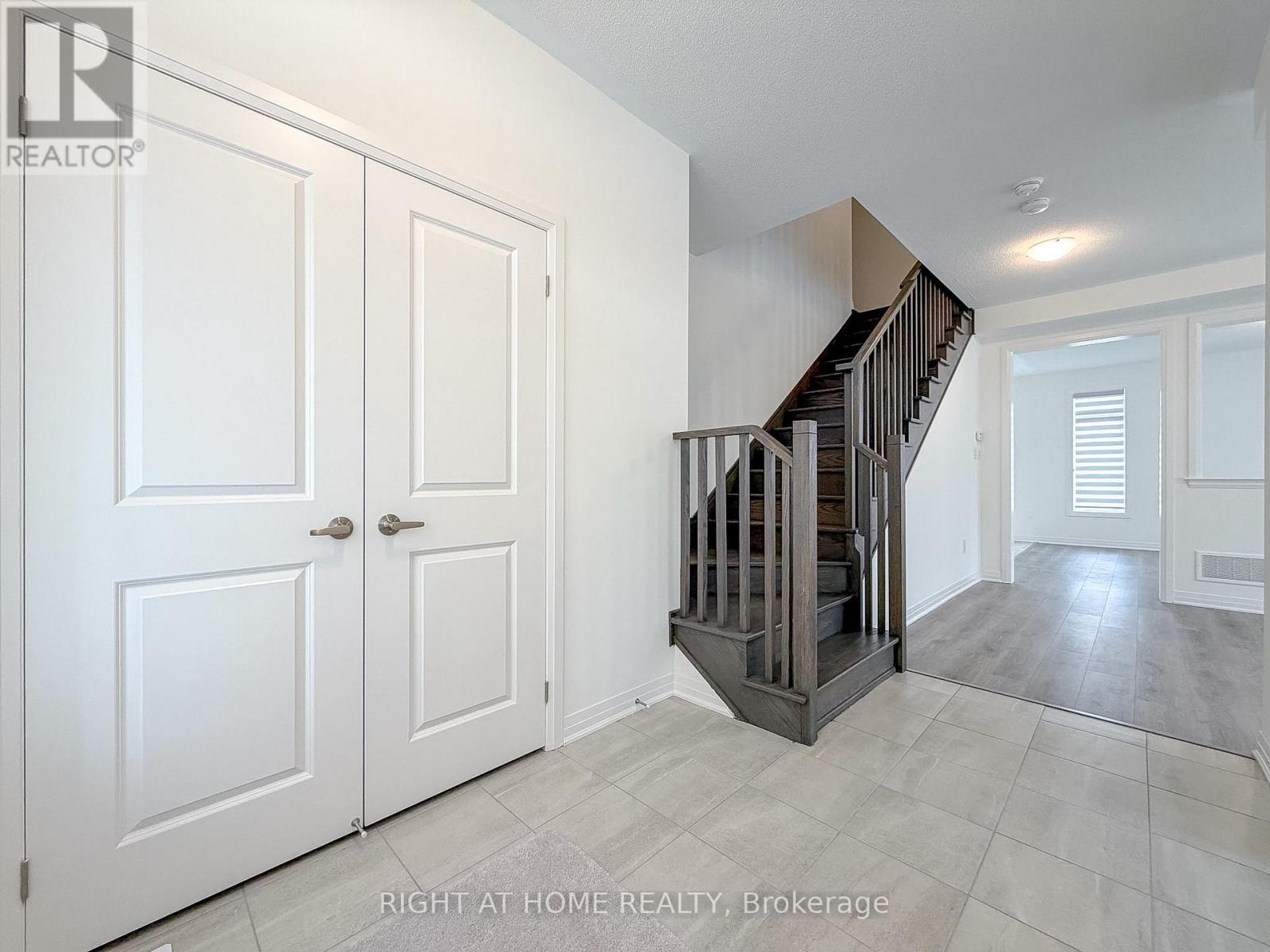 2 Sagewood Avenue, Barrie, Ontario  L9J 0L1 - Photo 5 - S13751684