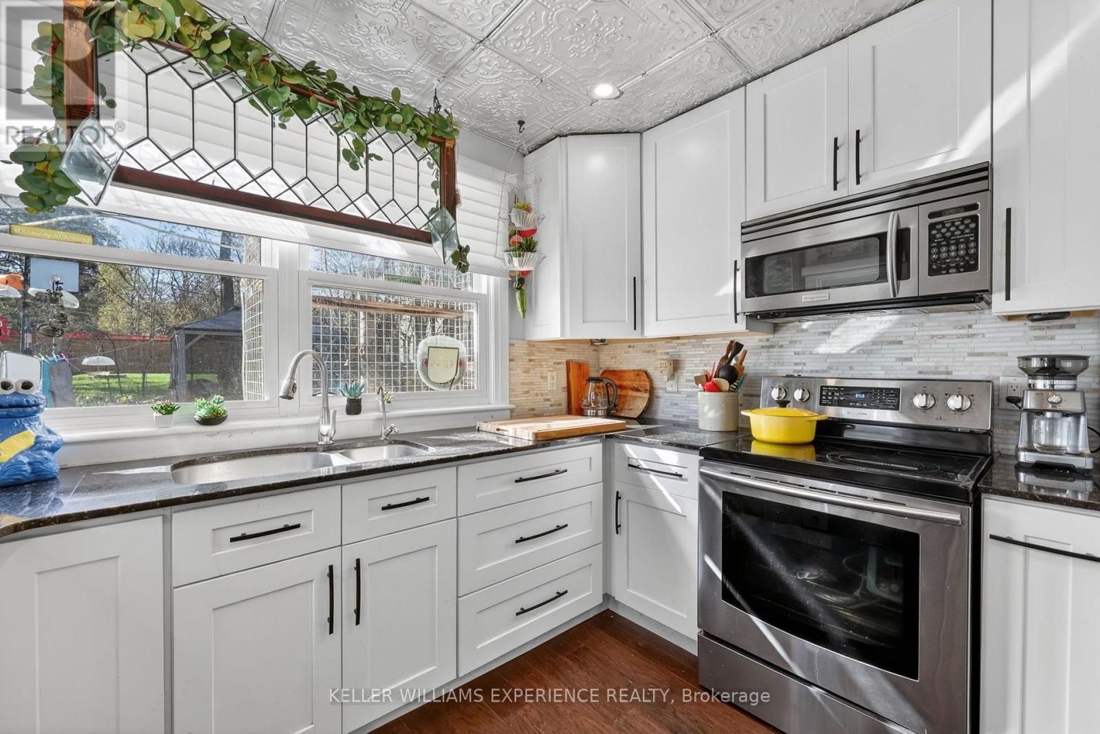 79 Penetang Street, Barrie, Ontario  L4M 1V7 - Photo 7 - S13751716