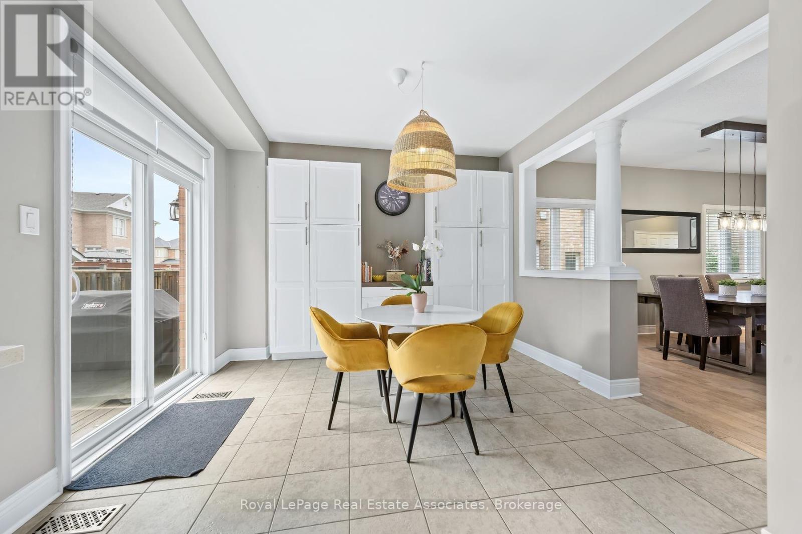 8 Duffel Crescent, Halton Hills, Ontario L7G 0H7 - Photo 10 - W13751608