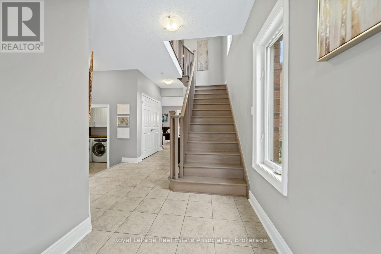 8 Duffel Crescent, Halton Hills, Ontario L7G 0H7 - Photo 16 - W13751608
