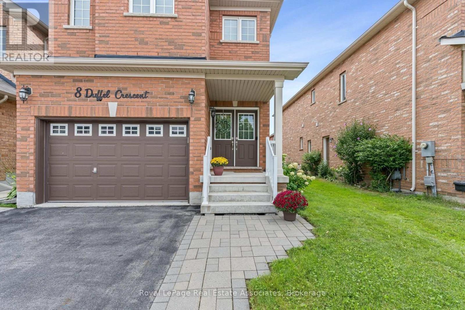 8 Duffel Crescent, Halton Hills, Ontario L7G 0H7 - Photo 2 - W13751608