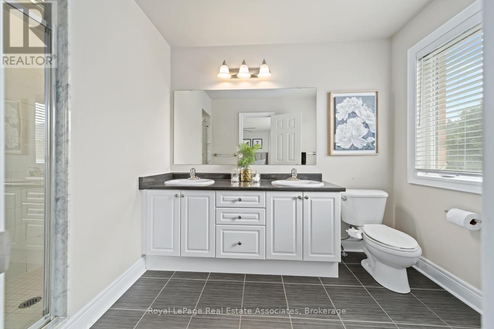 8 Duffel Crescent, Halton Hills, Ontario L7G 0H7 - Photo 20 - W13751608