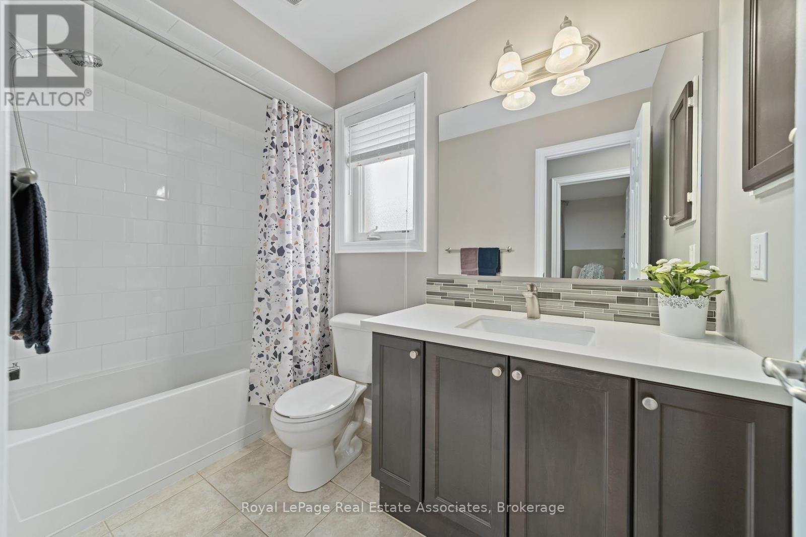8 Duffel Crescent, Halton Hills, Ontario L7G 0H7 - Photo 27 - W13751608