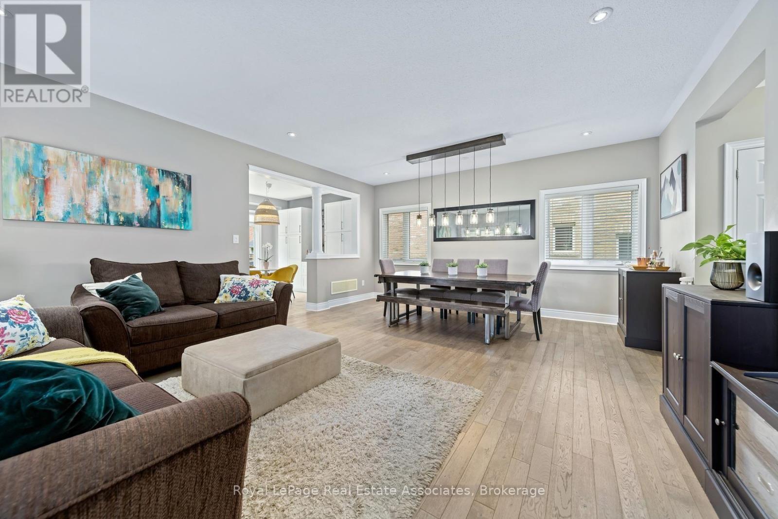 8 Duffel Crescent, Halton Hills, Ontario L7G 0H7 - Photo 7 - W13751608