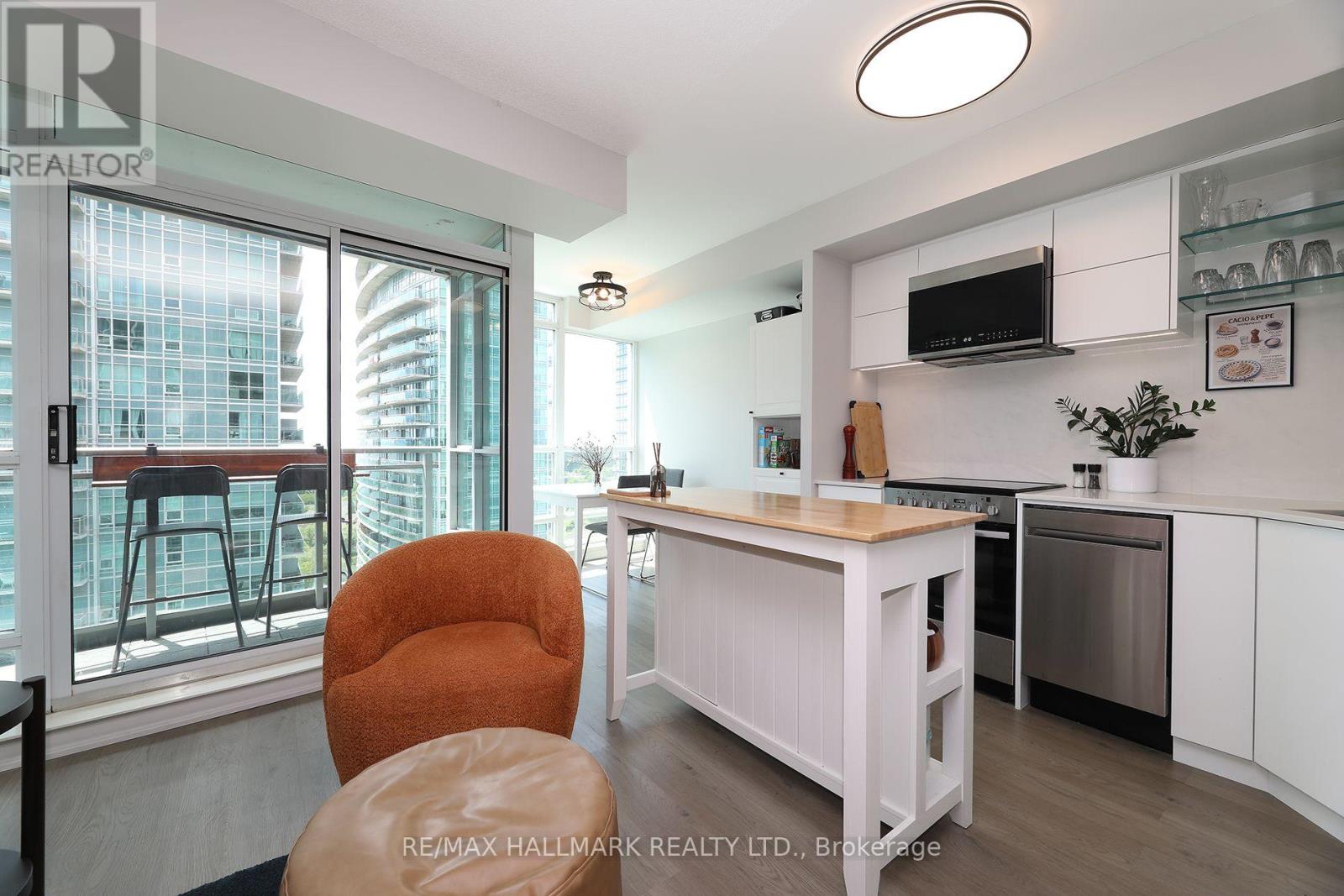 1810 - 185 Legion Road N, Toronto, Ontario M8Y 0A1 - Photo 13 - W13751630