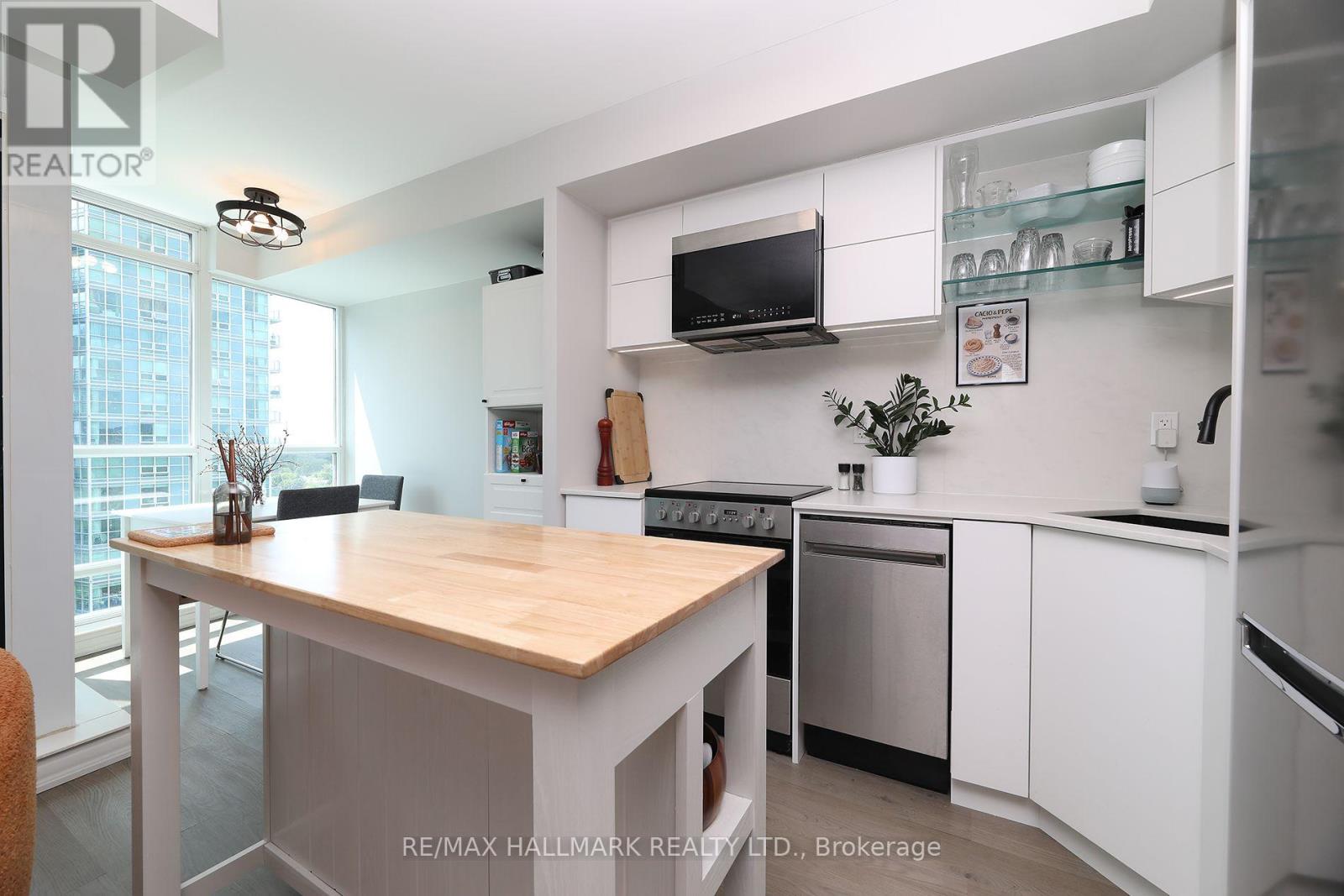 1810 - 185 Legion Road N, Toronto, Ontario M8Y 0A1 - Photo 14 - W13751630