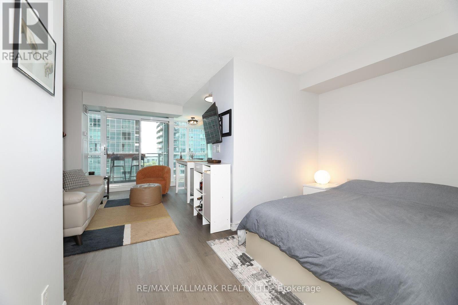 1810 - 185 Legion Road N, Toronto, Ontario M8Y 0A1 - Photo 7 - W13751630