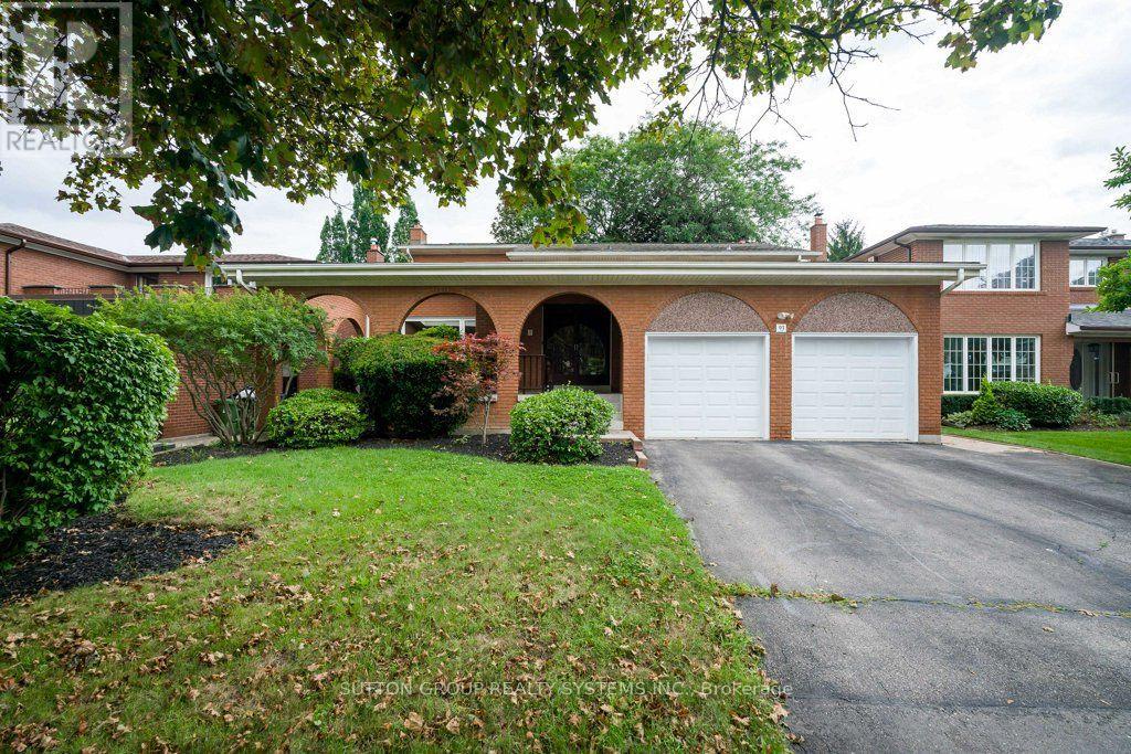 93 POPLAR HEIGHTS DRIVE, Toronto, Ontario