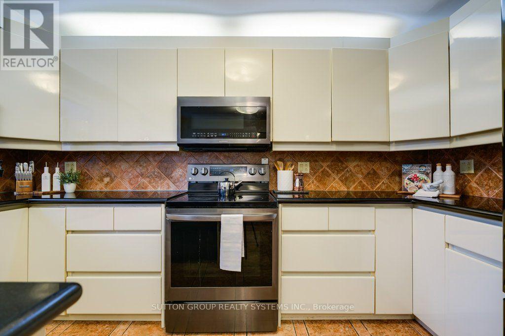93 Poplar Heights Drive, Toronto, Ontario M9A 4Z3 - Photo 14 - W13751660