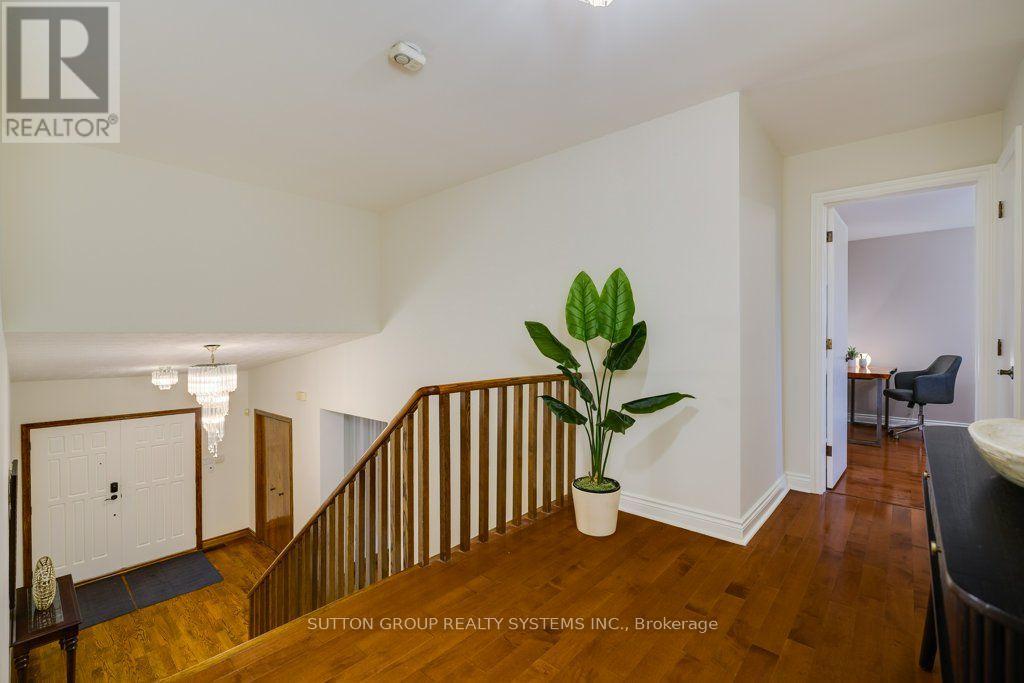 93 Poplar Heights Drive, Toronto, Ontario M9A 4Z3 - Photo 25 - W13751660