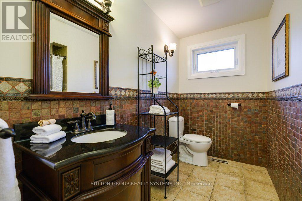 93 Poplar Heights Drive, Toronto, Ontario M9A 4Z3 - Photo 35 - W13751660