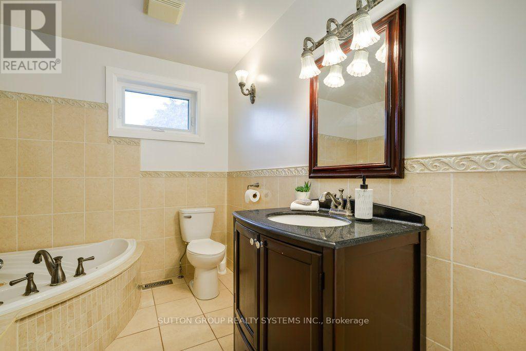 93 Poplar Heights Drive, Toronto, Ontario M9A 4Z3 - Photo 38 - W13751660