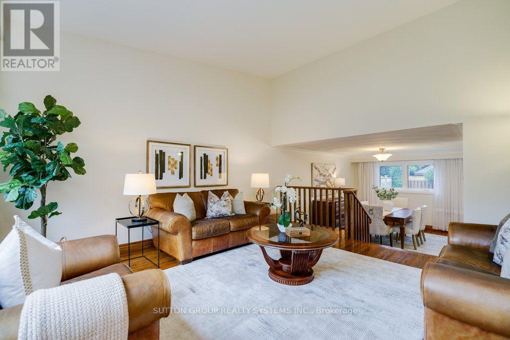 93 Poplar Heights Drive, Toronto, Ontario M9A 4Z3 - Photo 4 - W13751660