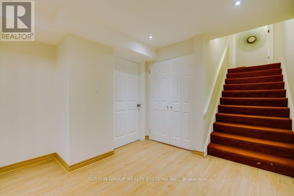 93 Poplar Heights Drive, Toronto, Ontario M9A 4Z3 - Photo 40 - W13751660