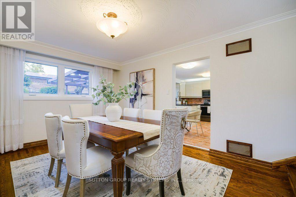 93 Poplar Heights Drive, Toronto, Ontario M9A 4Z3 - Photo 9 - W13751660