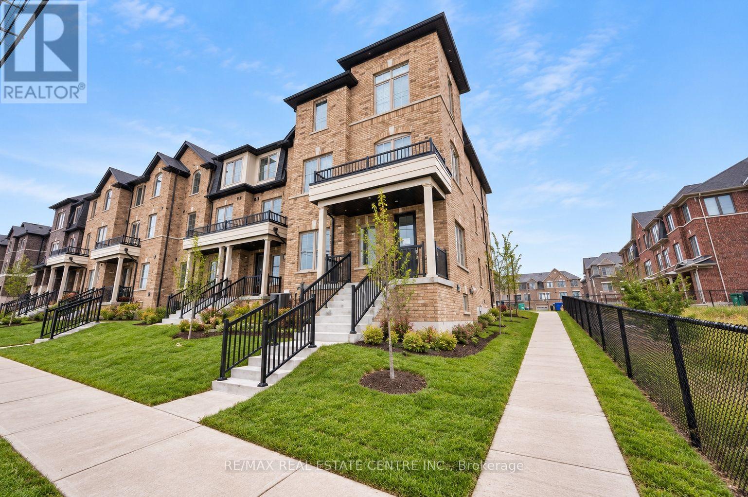 18 Vestry Way, Brampton, Ontario  L6P 4N8 - Photo 3 - W13751690