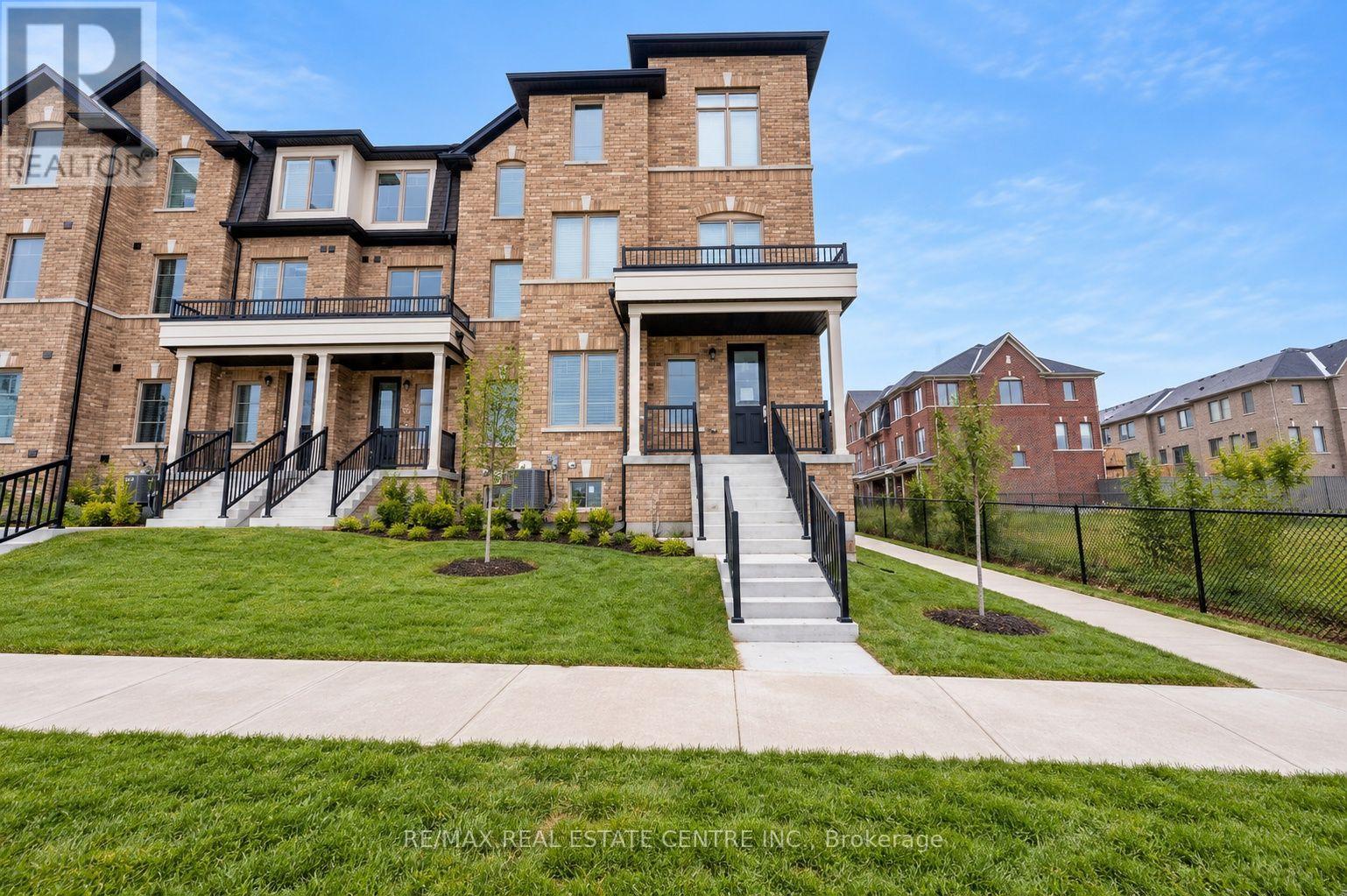 18 Vestry Way, Brampton, Ontario  L6P 4N8 - Photo 5 - W13751690