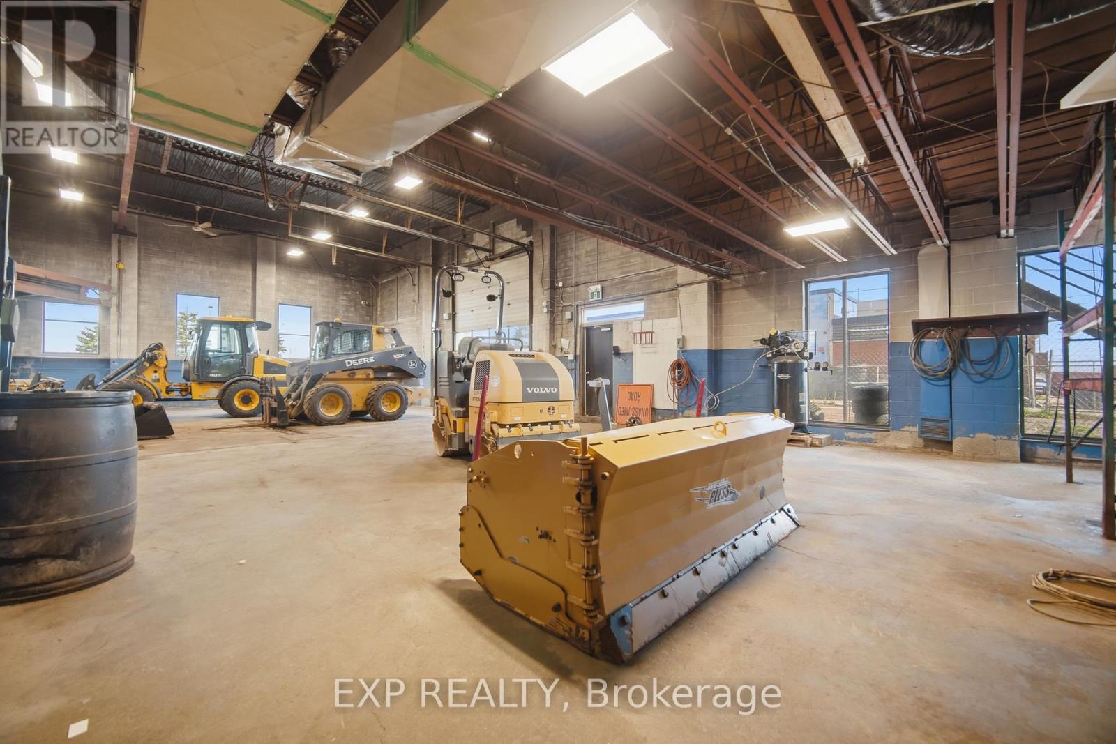 1261 Britannia Road E, Mississauga, Ontario L4W 1C7 - Photo 22 - W13751696