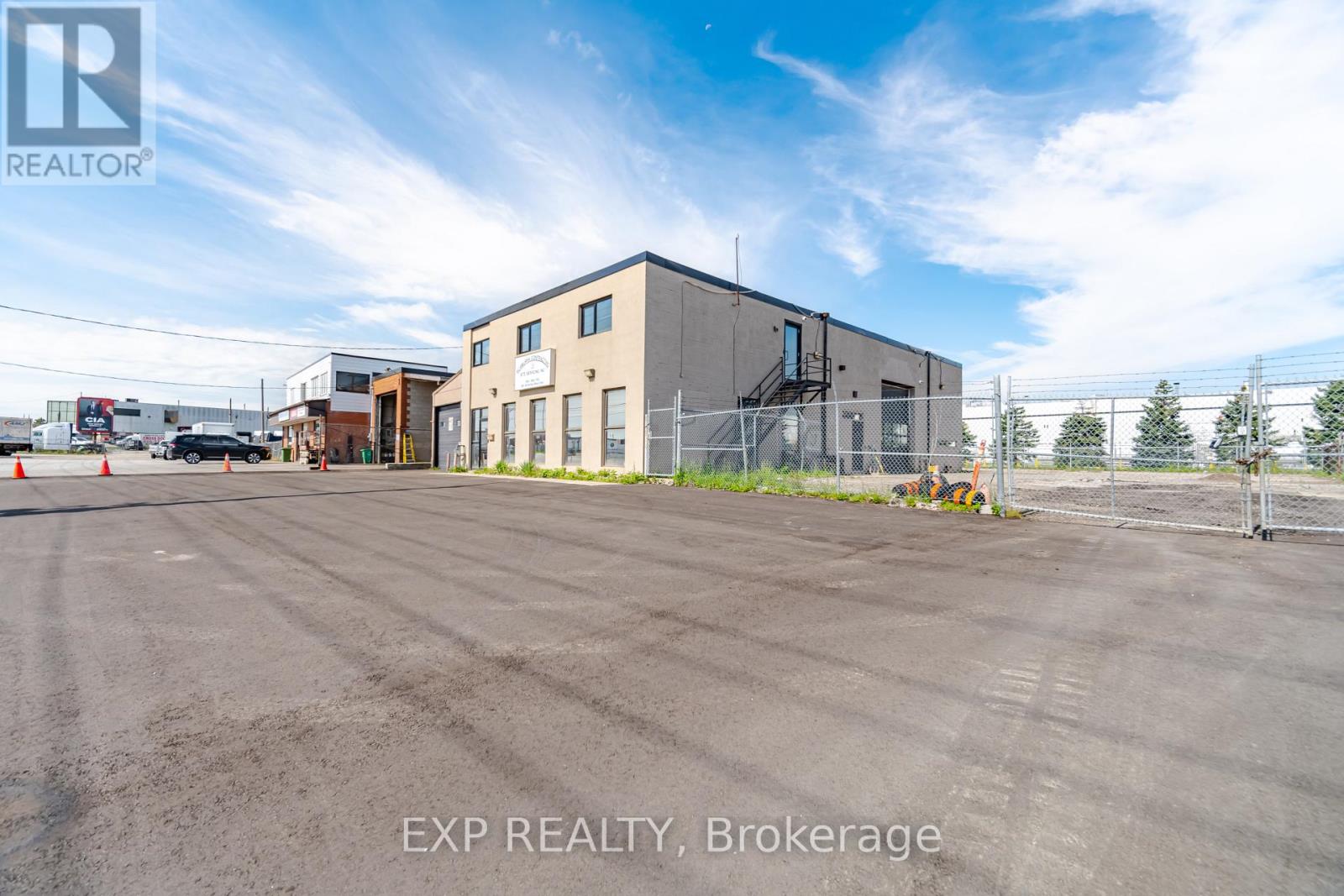 1261 Britannia Road E, Mississauga, Ontario L4W 1C7 - Photo 3 - W13751696