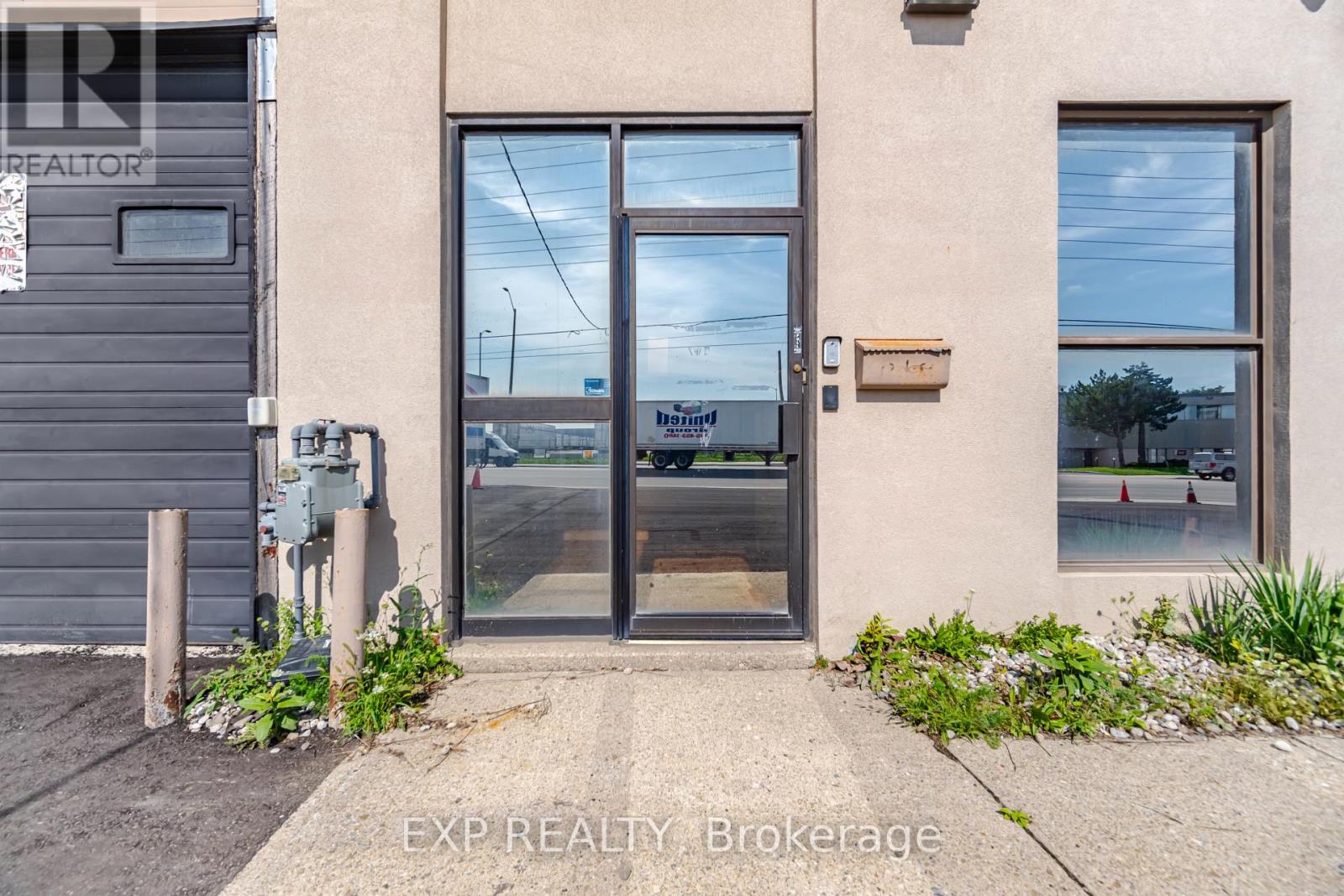 1261 Britannia Road E, Mississauga, Ontario L4W 1C7 - Photo 4 - W13751696