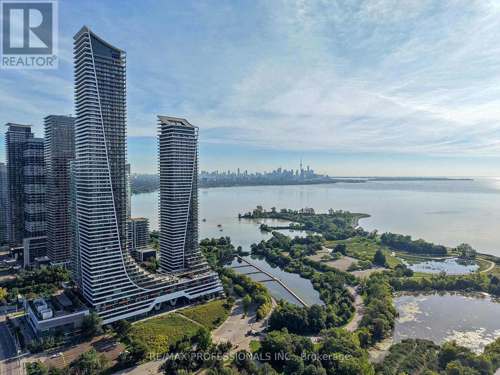 2418 - 30 SHORE BREEZE DRIVE, Toronto, Ontario
