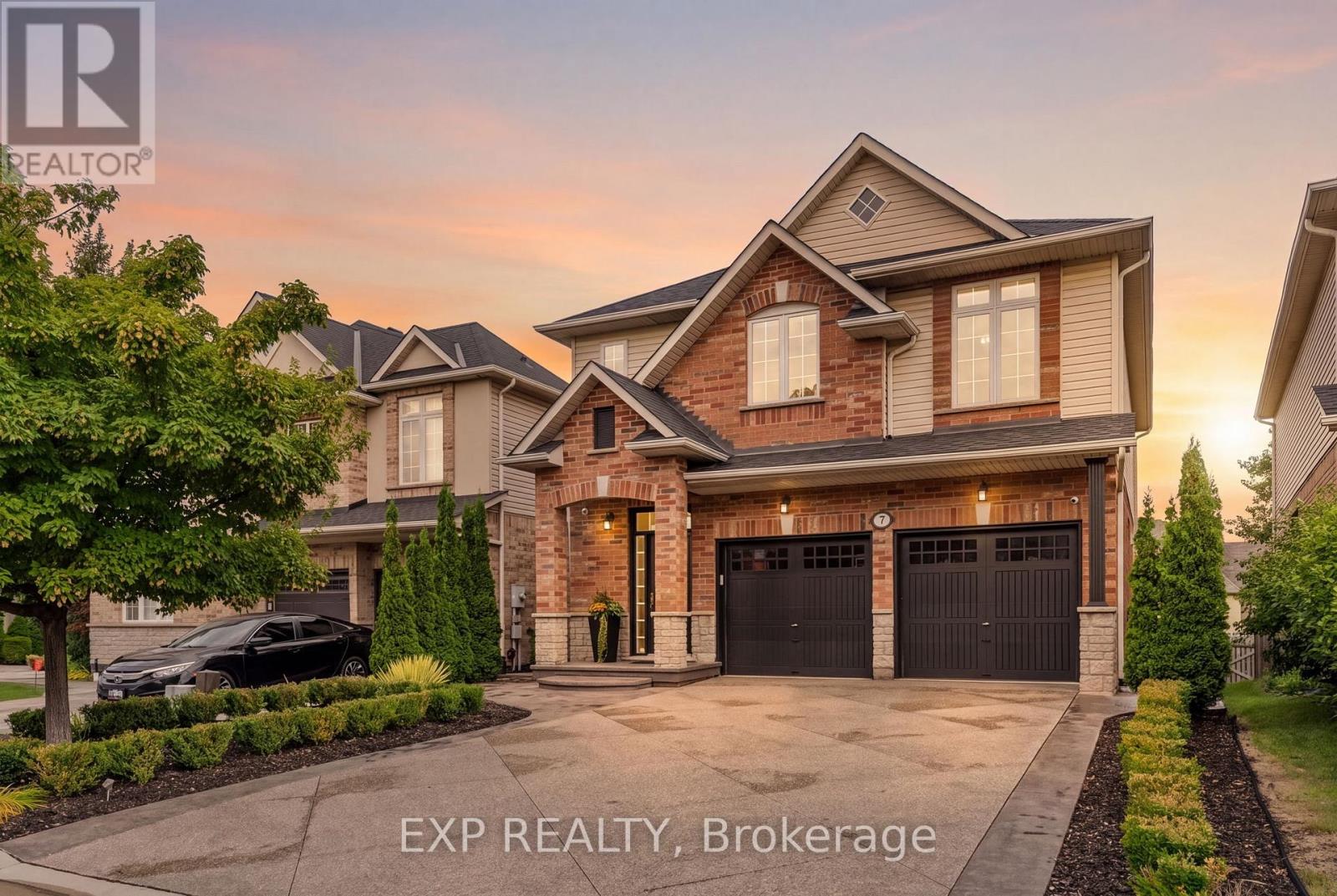 7 SEACOVE COURT, Hamilton, Ontario