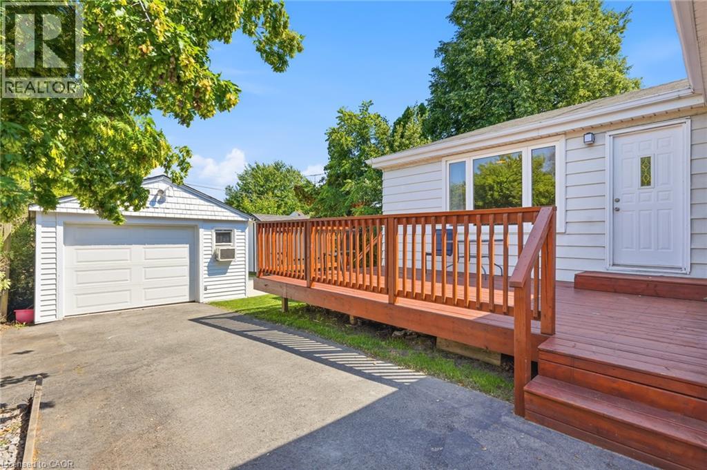 197 East 44th Street, Hamilton, Ontario  L8T 3Y5 - Photo 3 - 40860994