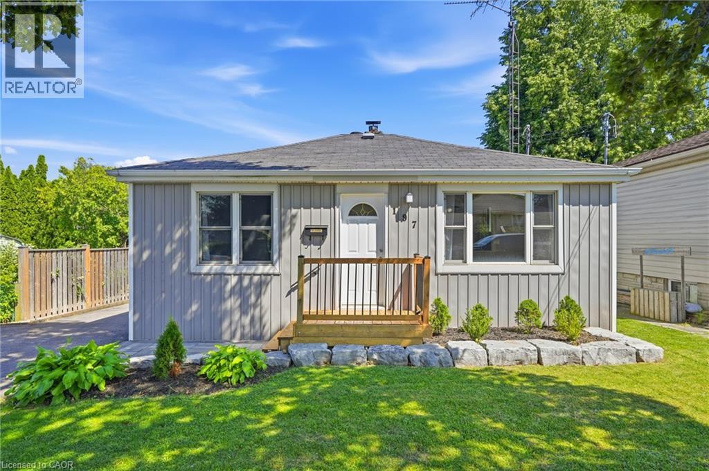 197 East 44th Street, Hamilton, Ontario  L8T 3Y5 - Photo 1 - 40860994