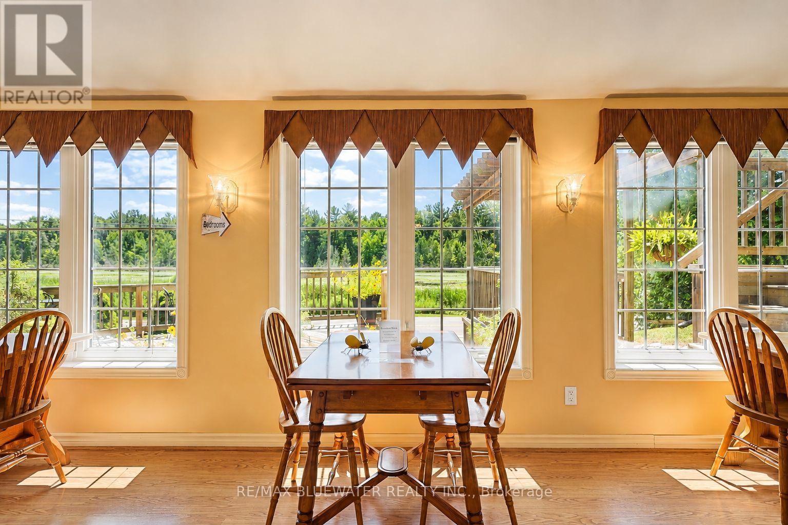 7196 Outer Drive, Lambton Shores, Ontario  N0M 2L0 - Photo 4 - X13751724